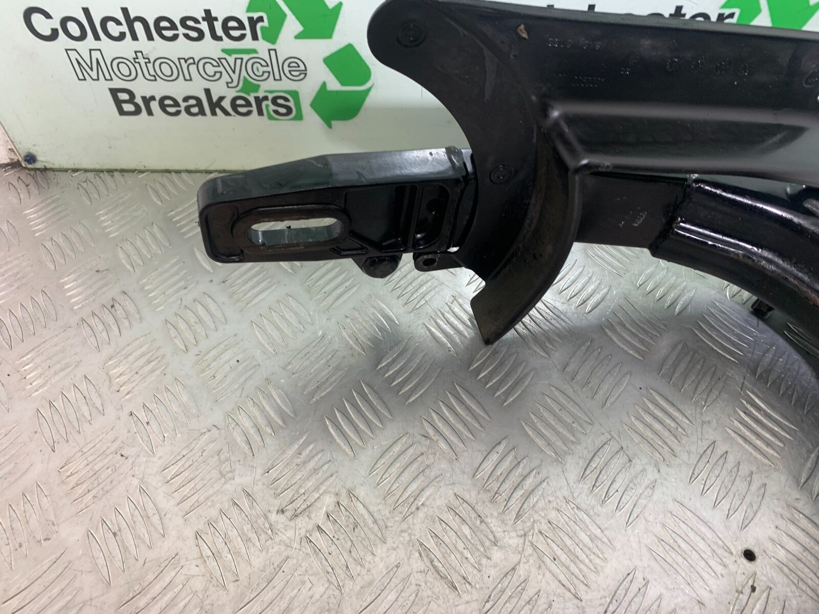 TRIUMPH THUNDERBIRD 1600 SWINGARM   YEAR 2011 (CMB1107)