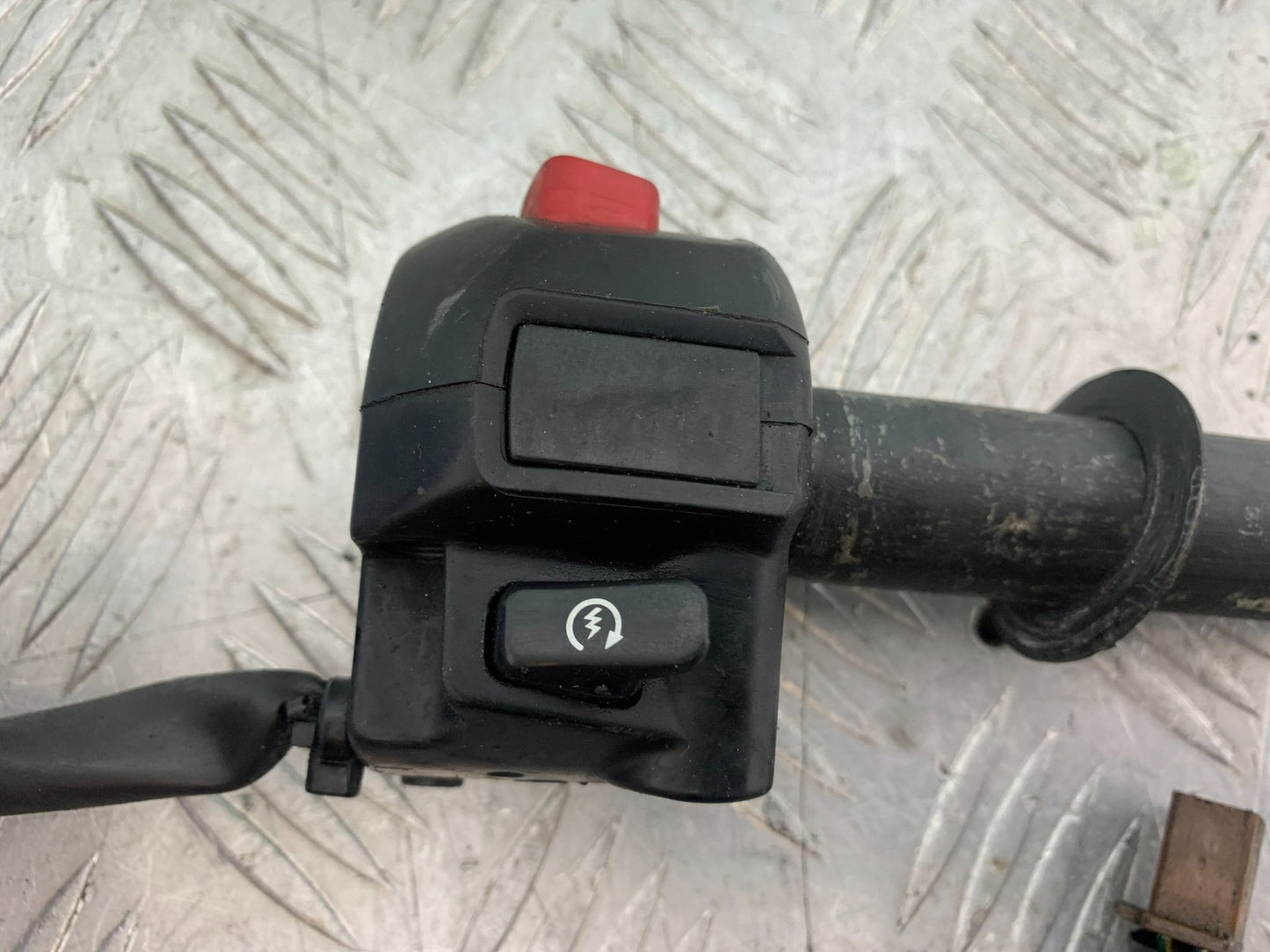 YAMAHA FZS1000 FAZER RIGHT SWITCH GEAR   YEAR 2001-05 (CMB1275)