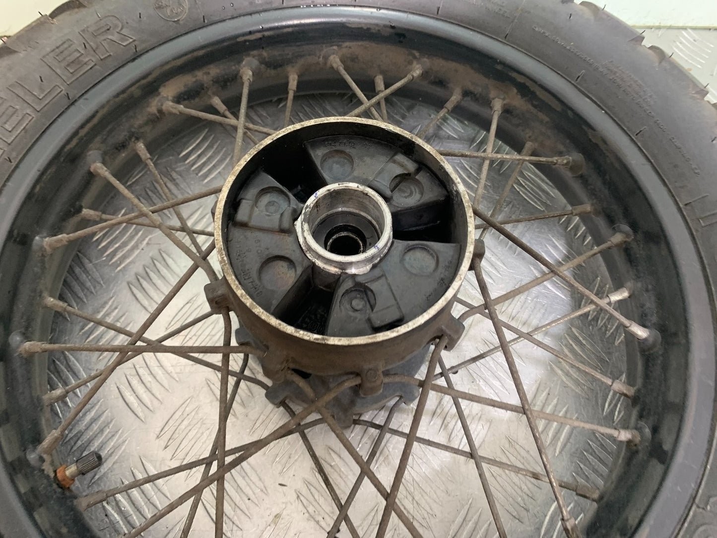 ROYAL ENFIELD HIMALAYAN 411 REAR WHEEL YEAR 2018-2023 (CMB1279)