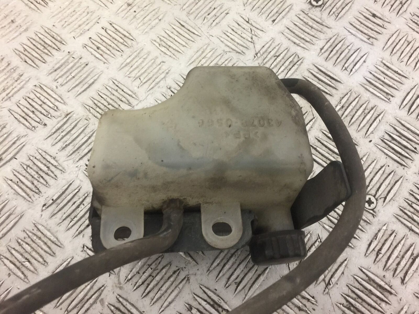 KAWASAKI Z1000 GGF ZR1000 (ABS) COOLANT BOTTLE  YEAR 2016 (STOCK 504)