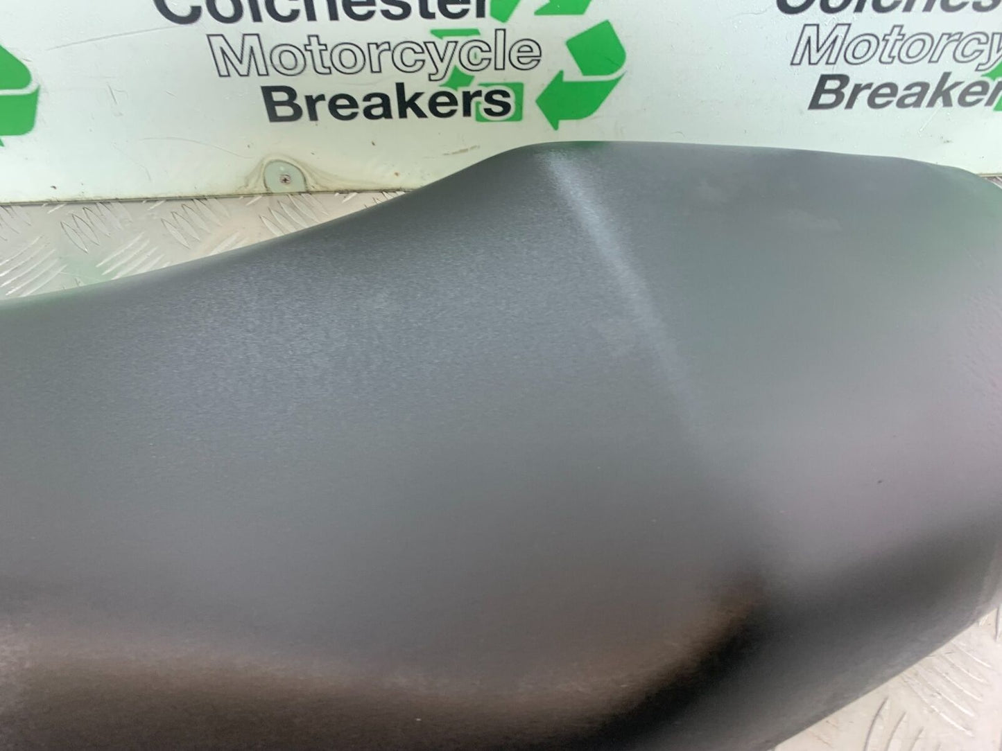 HONDA CBR1100 BLACKBIRD SEAT  YEAR 1999-2005 (CMB1103)
