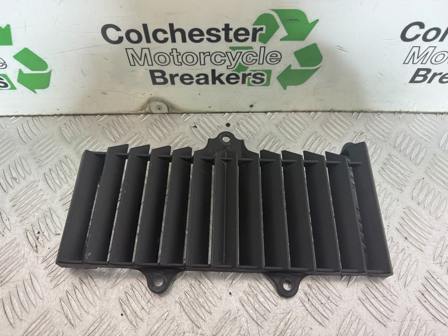 YAMAHA XT660 X OEM FRONT RADIATOR COVER COWL FAIRING YEAR 2004-2016 CMB1318