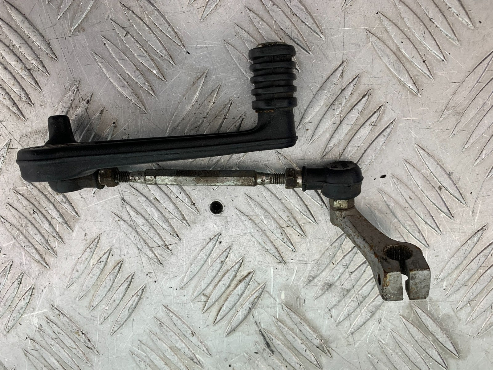 KTM 125 DUKE GEAR LEVER YEAR 2018-2023 (CMB1185)