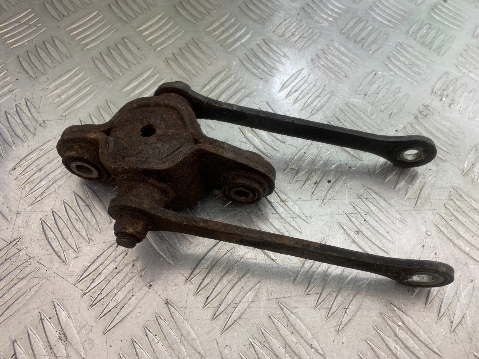 SUZUKI GS500 GS 500 REAR SHOCK LINKAGE  YEAR 2001-2008 (CMB1254)