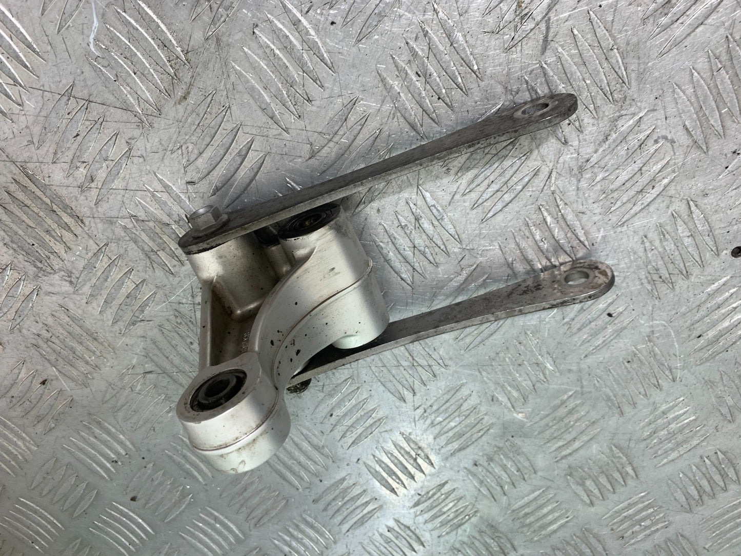 MV AGUSTA 675 F3 REAR SHOCK LINKAGE    YEAR 2012-2016 (CMB1302)
