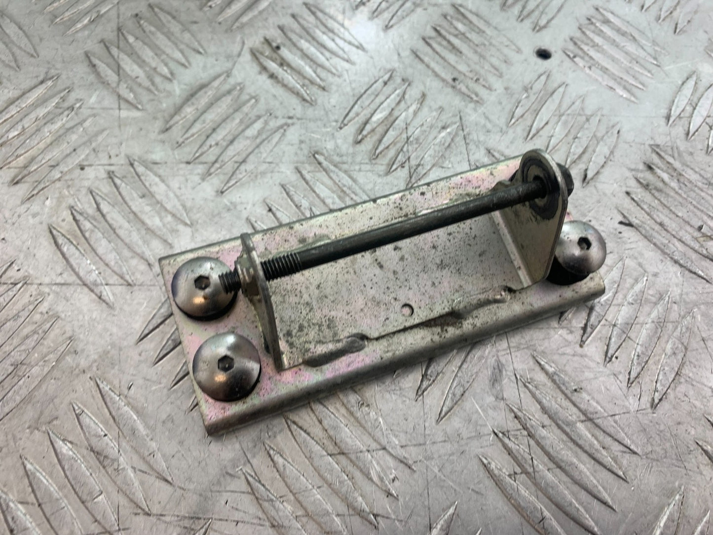 SUZUKI GSR600 GSR 600 PETROL TANK BRACKET   2006-2010 (CMB1177)
