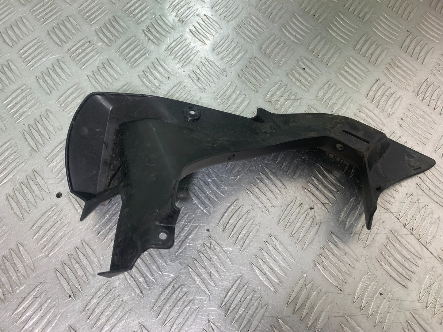 YAMAHA YZF-R125 YZF 125 LEFT TOP FAIRING INFILL PANEL  YEAR 2019-2022 (CMB1263)