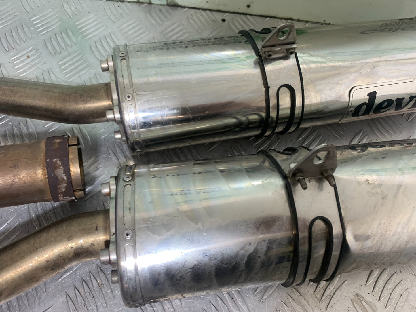 YAMAHA YZF R1 DEVIL SILENCERS AND LINK PIPE  YEAR 2004-2006 (CMB1155)