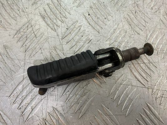 KAWASAKI 650 VERSYS FRONT LEFT FOOTPEG YEAR 2015-2018 (CMB1288)
