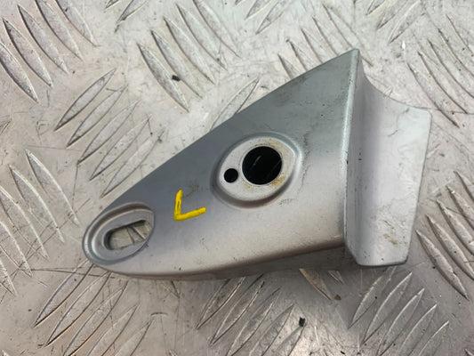 BMW R850 R R850R LEFT INDICATOR BRACKET  YEAR 1994-2002 (CMB1170)