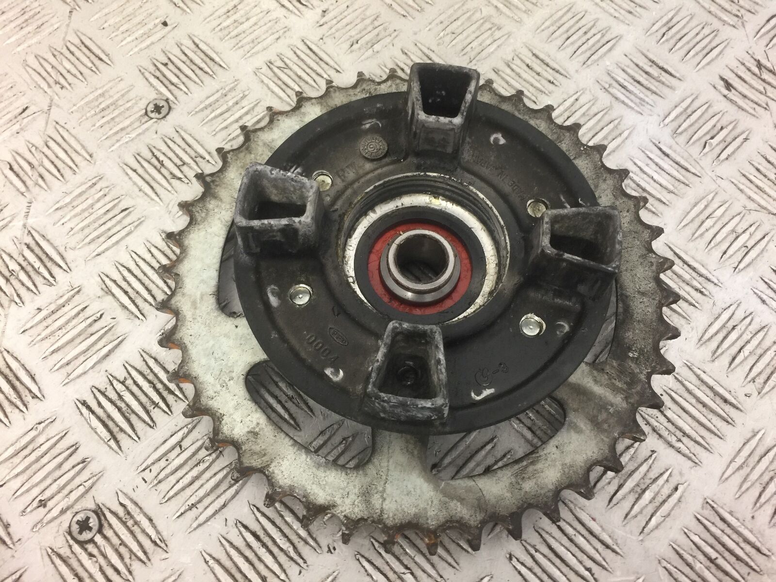 KAWASAKI Z1000 GGF ZR1000 (ABS) REAR SPROCKET CARRIER YEAR 2016 (STOCK 504)