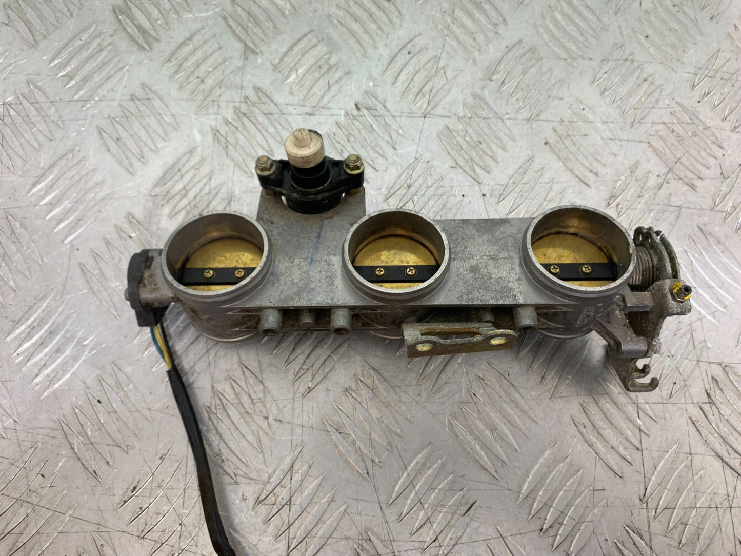 TRIUMPH 955i SPRINT ST THOTTLE BODIES  YEAR 1999-04 (CMB1230)