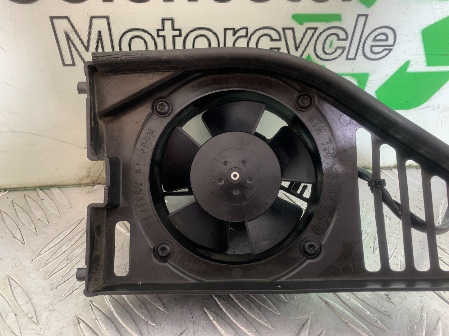 KTM 690 DUKE R LC4 RADIATOR FAN YEAR 2012-2015  (CMB1180)
