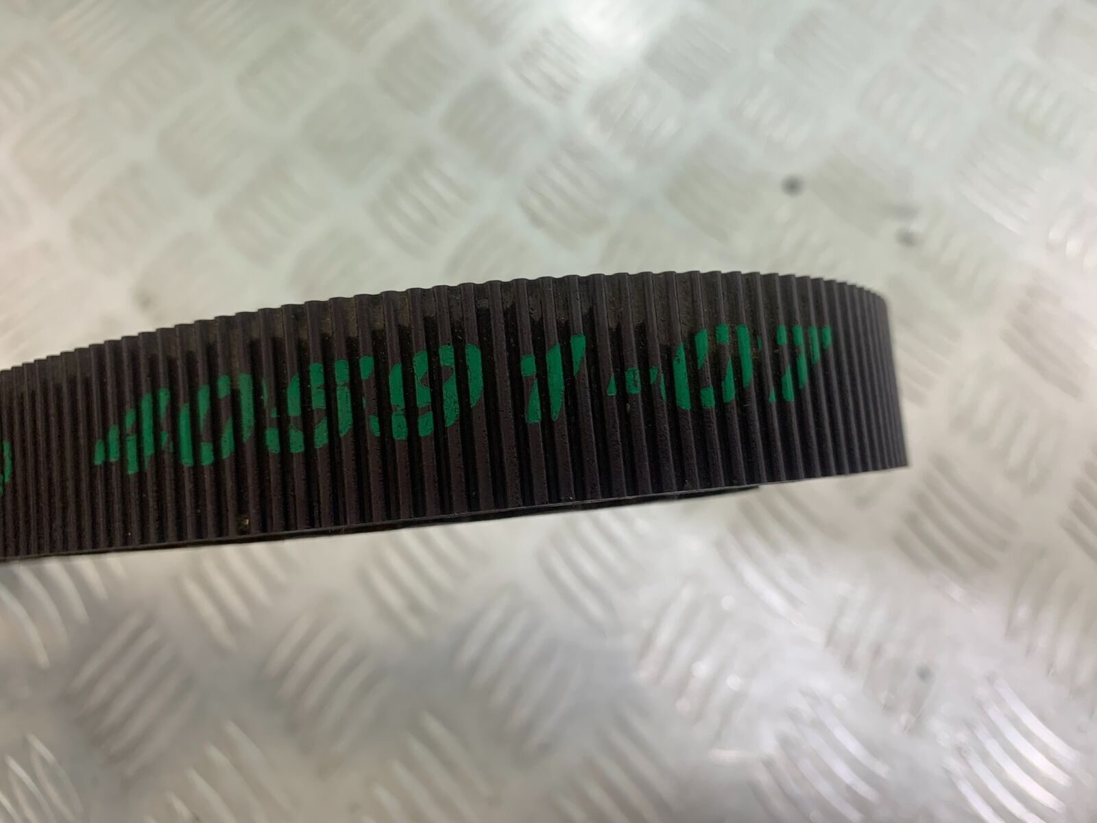 HARLEY DAVIDSON XL883 N IROD DRIVE BELT  YEAR 2020  (CMB1116)
