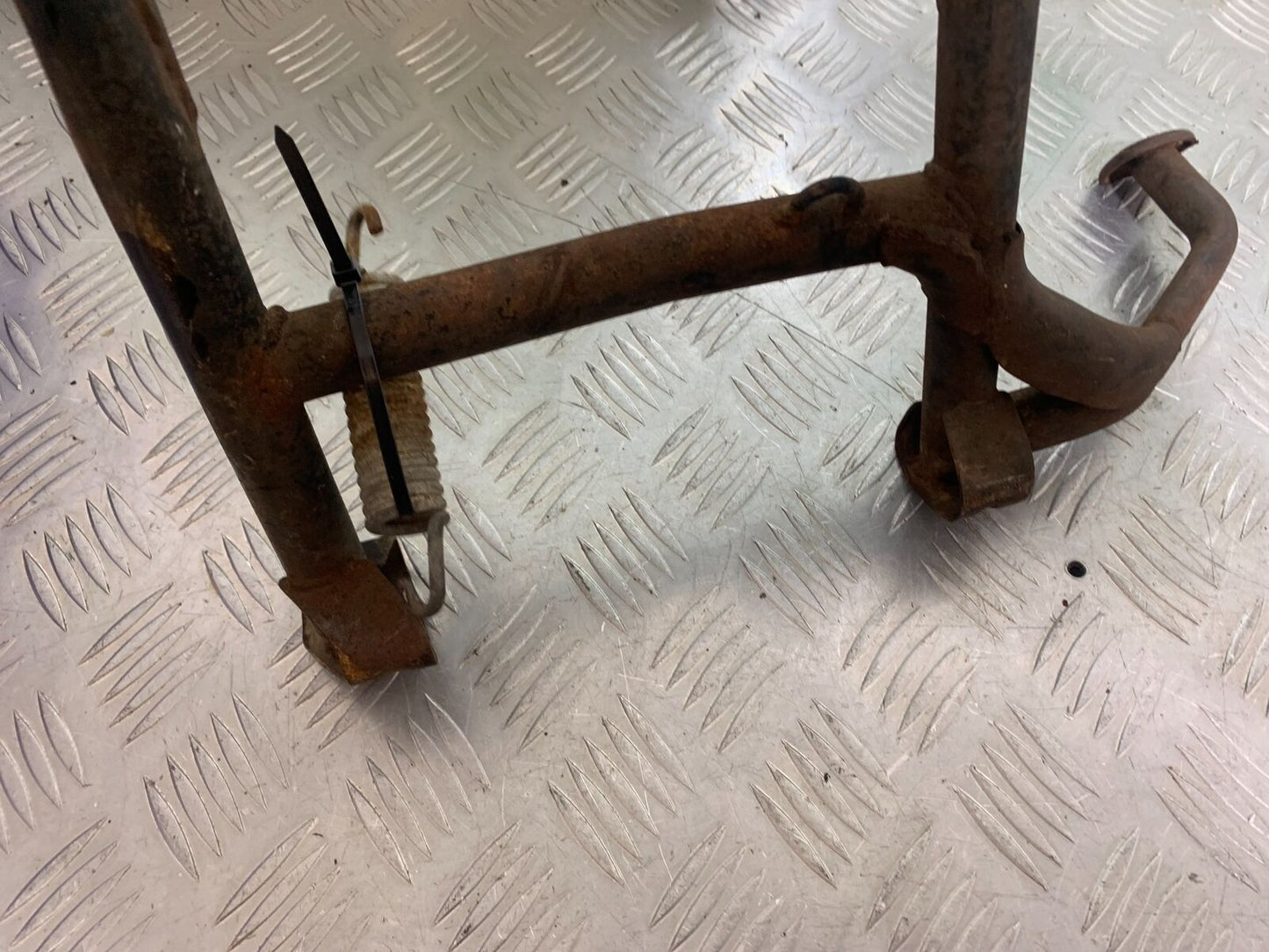YAMAHA XS1100 MIDNIGHT SPECIAL CENTER STAND  YEAR 1980-1982 (CMB1122)