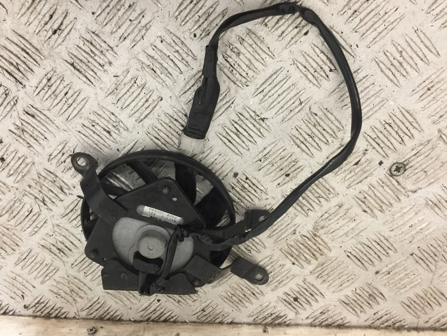 YAMAHA FZ1-N RADIATOR FAN   YEAR 2006-2012  (STOCK 787)