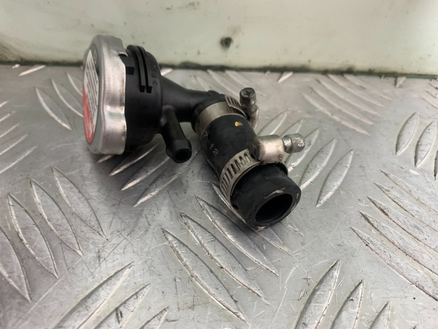 HONDA CBR1000 RR CBR 1000RR FIREBLADE RADIATOR CAP 2008-2011 (CMB1179)