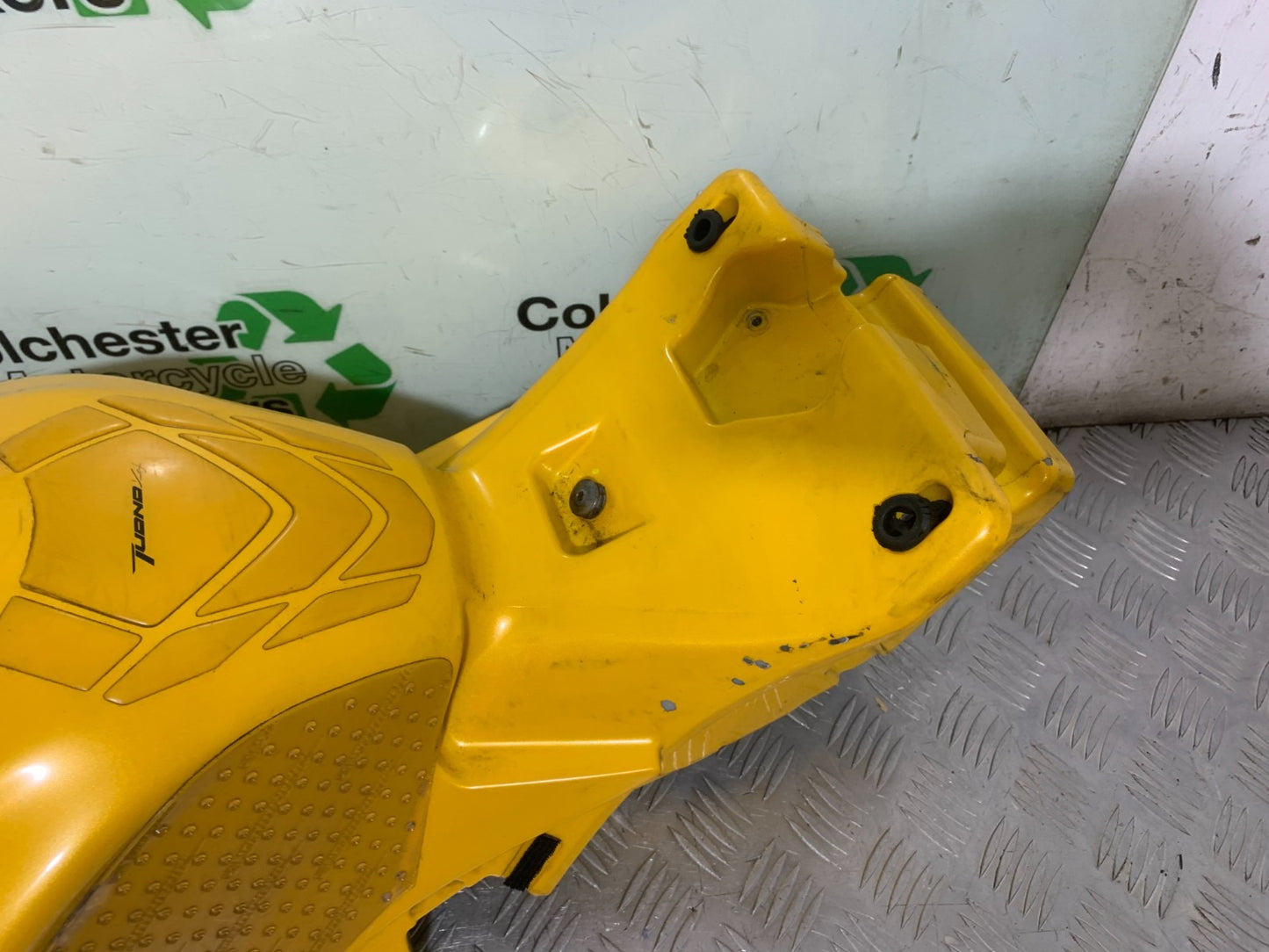 APRILIA TUONO 1000 V4R PETROL TANK   YEAR 2011-13  (CMB1331)