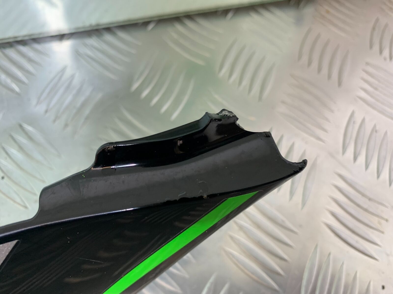 KAWASAKI ZX10R ZX 10R LEFT TANK PANEL  YEAR 2016-2020 (CMB1015)