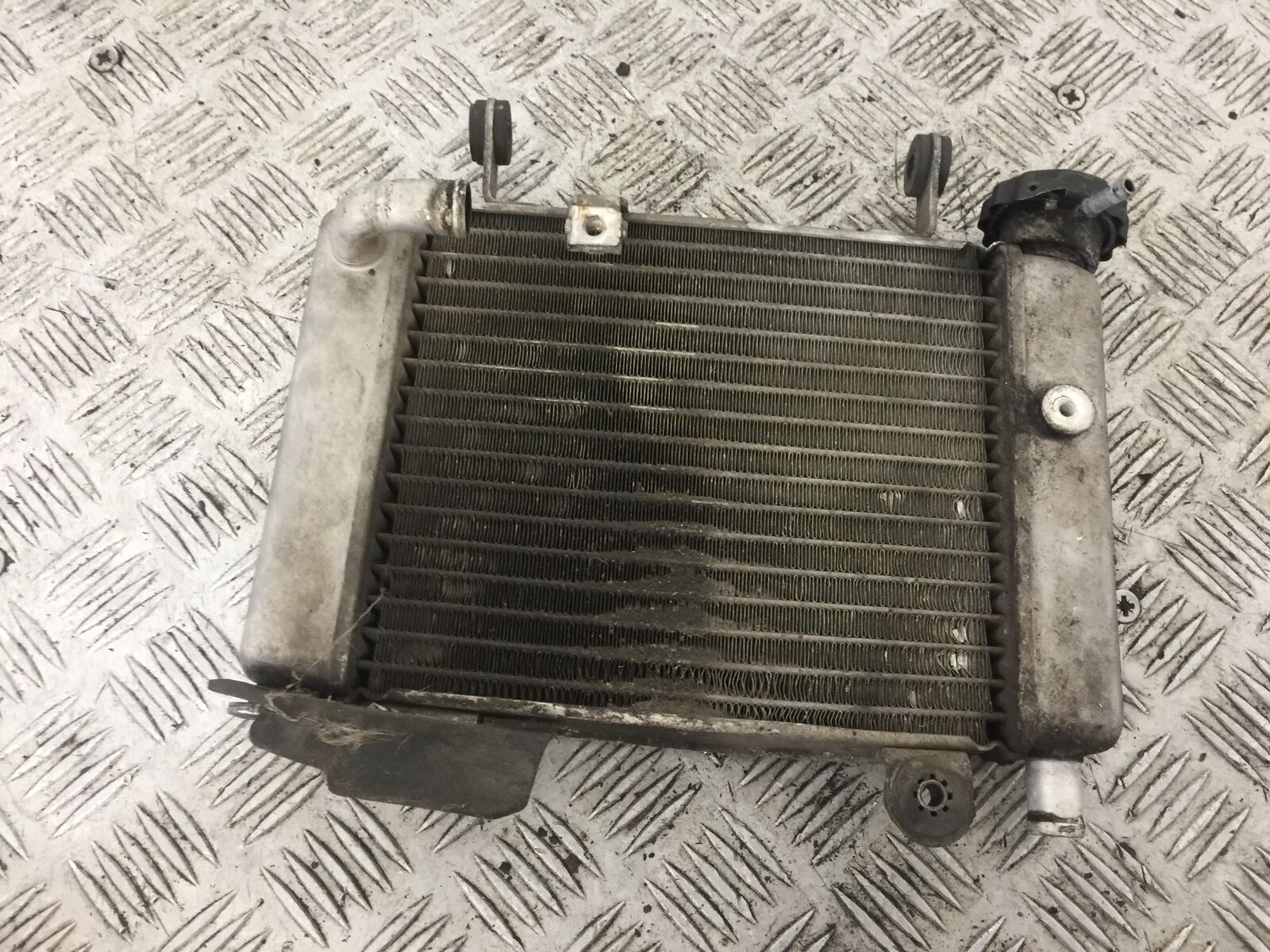 HONDA CBR125 CBR 125 RADIATOR  YEAR 2011-2017 (STOCK 732)
