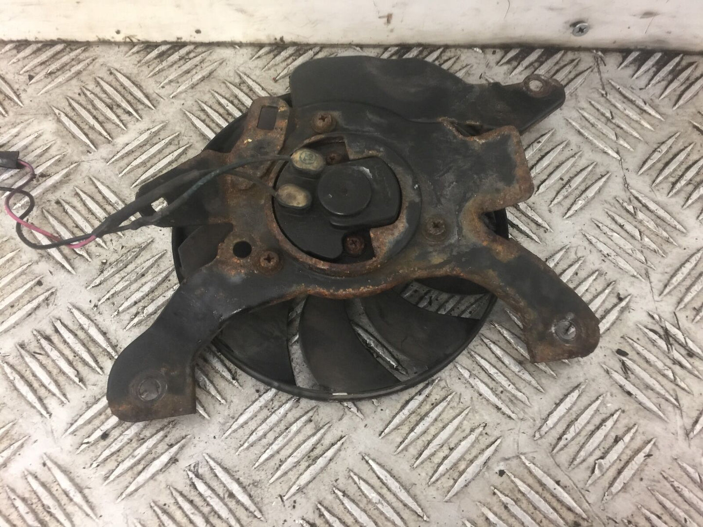 HONDA NC700 NC 700 RADIATOR FAN  YEAR 2012 STOCK 437