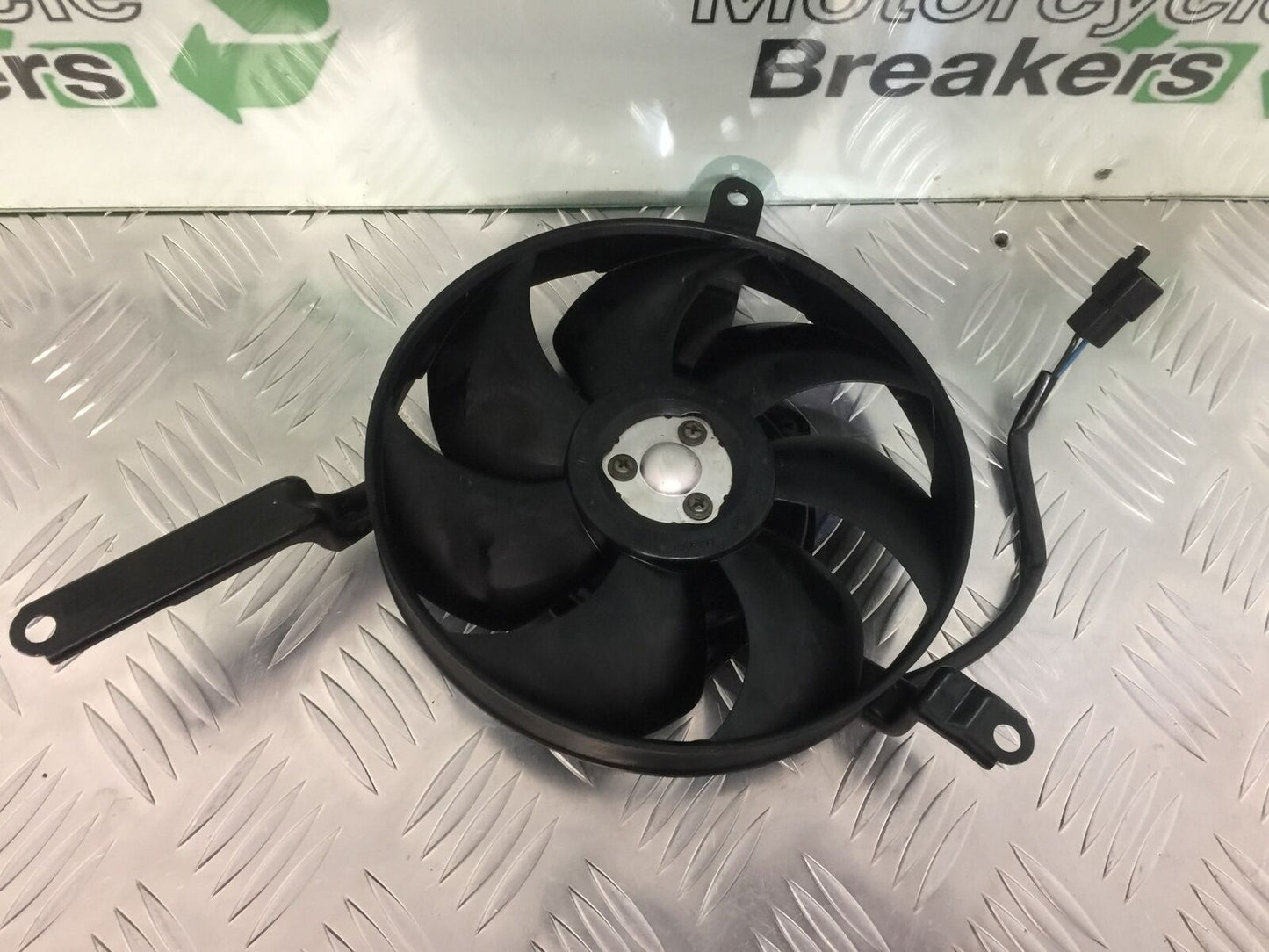 YAMAHA YZF R1 5PW RADIATOR FAN  YEAR 2002-2003 (STOCK 929)