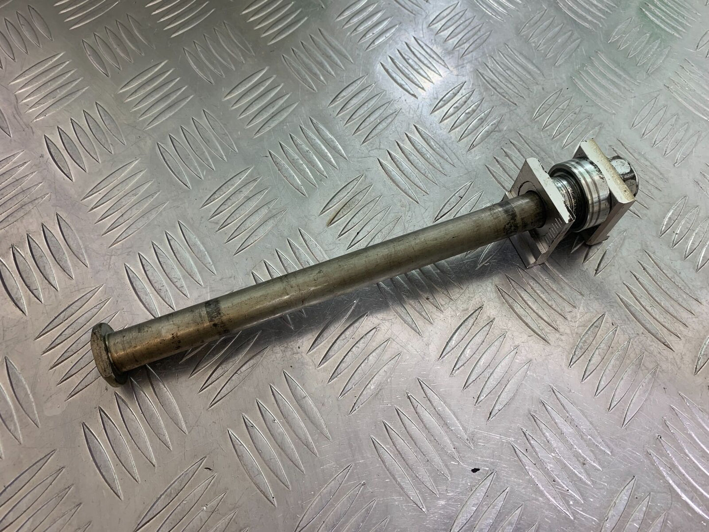 YAMAHA MT09 MT-09 REAR WHEEL SPINDLE YEAR 2013-2016  (STOCK 997)