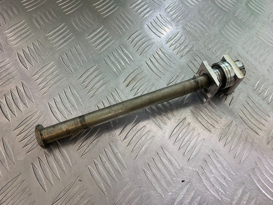 YAMAHA MT09 MT-09 REAR WHEEL SPINDLE YEAR 2013-2016  (STOCK 997)