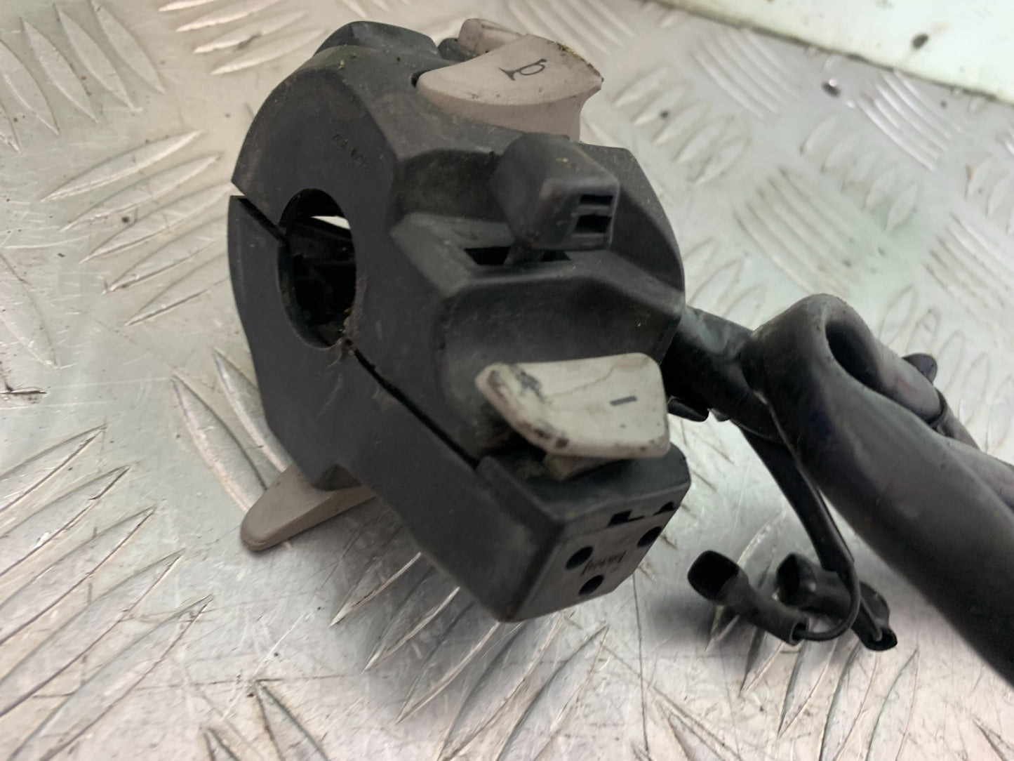 HONDA NC700 X LEFT SWITCH GEAR  YEAR 2012-2014 (CMB1327)