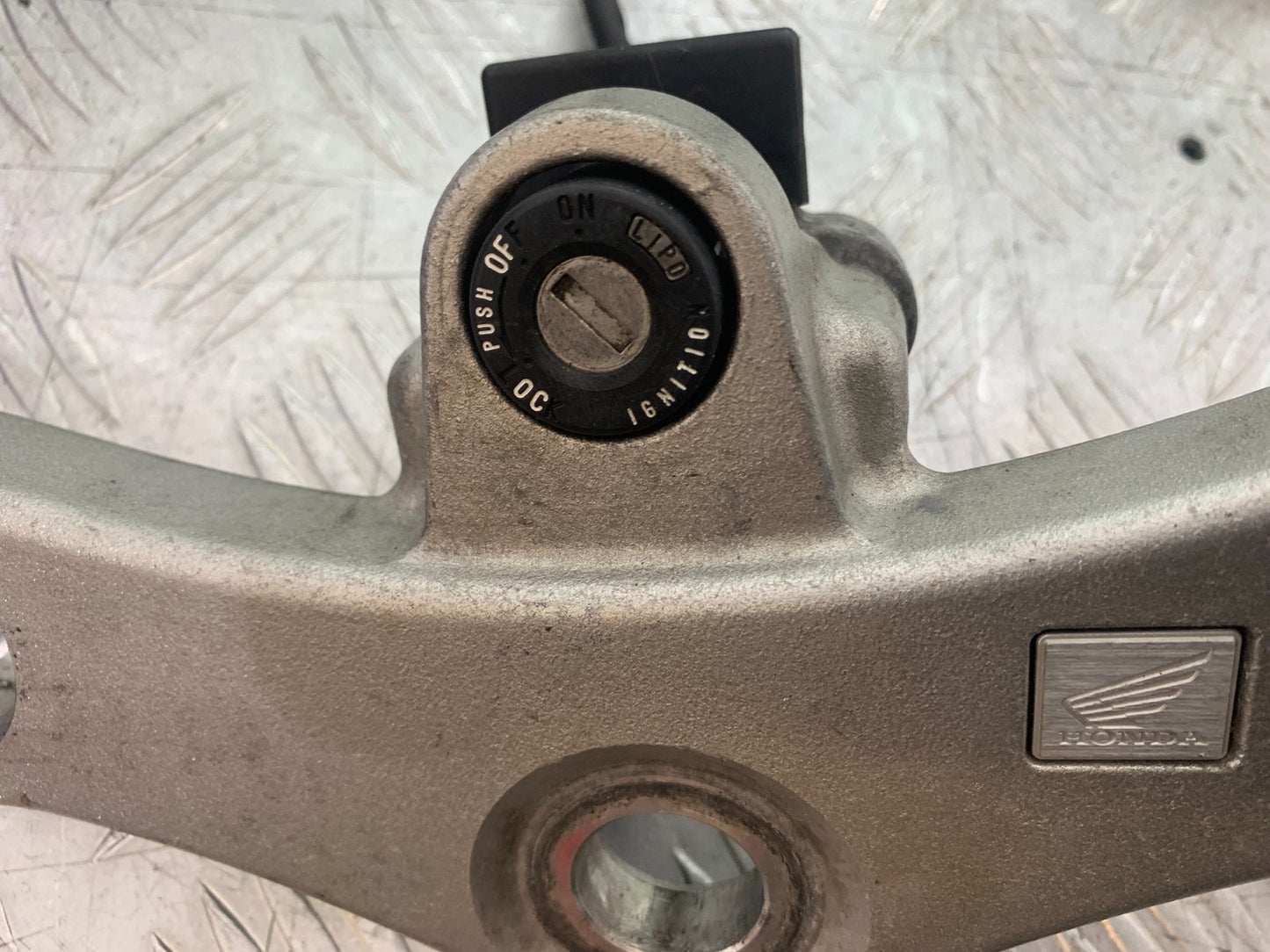 HONDA VFR800 PRE V-TEC LOCKS AND KEY YEAR 1998-2001 (CMB1233)