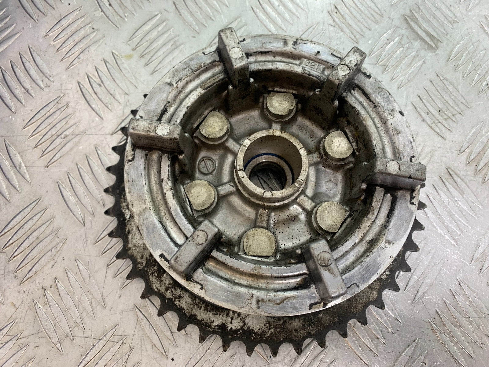 SUZUKI GSF1200 GSF 1200 BANDIT SPROCKET CARRIER YEAR 2001-2004 (CMB1188)