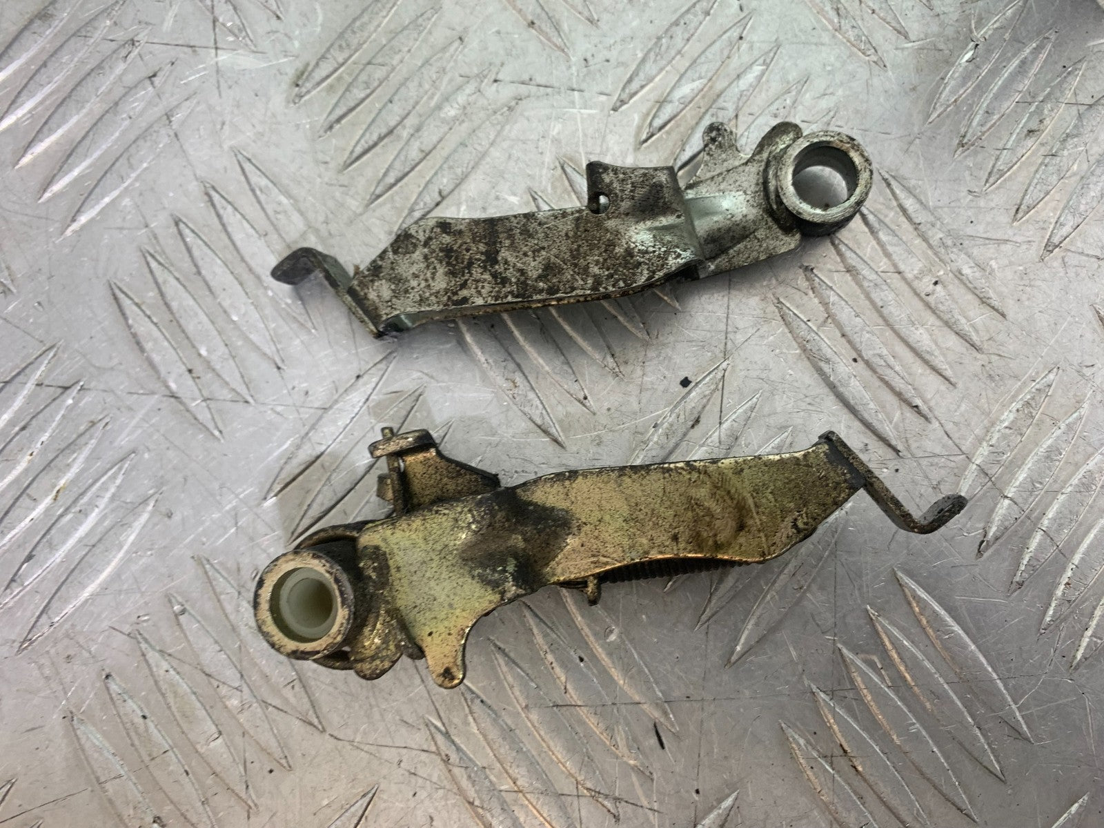 HONDA GL500 GL 500 SILVERWING 2 X SEAT BRACKETS   YEAR 1981-82 (CMB1168)