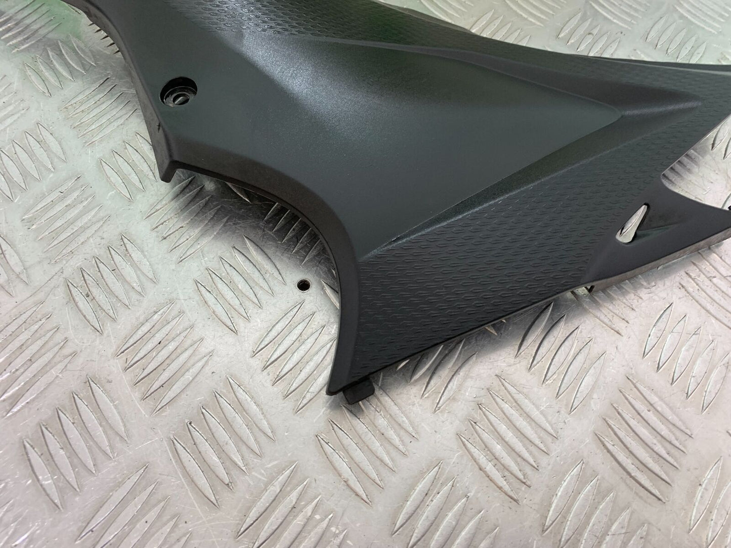 HONDA CBR500R CBR 500 R LEFT FRAME COVER  YEAR 2012-16 (CMB1048)