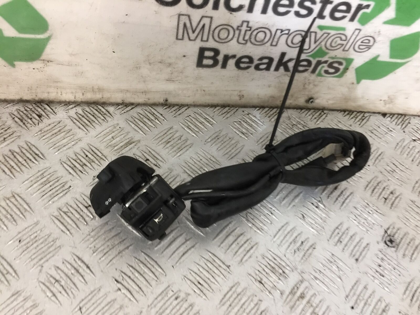 HONDA CBR125 CBR 125 LEFT SWITCH GEAR   YEAR 2007-10 (STOCK 884)