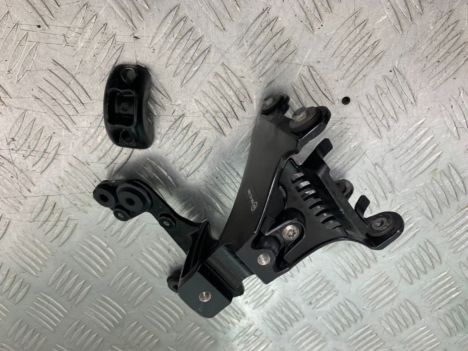 TRIUMPH 675 STREET TRIPLE RX FAIRING BRACKET   2015- 2017 (CMB1299)