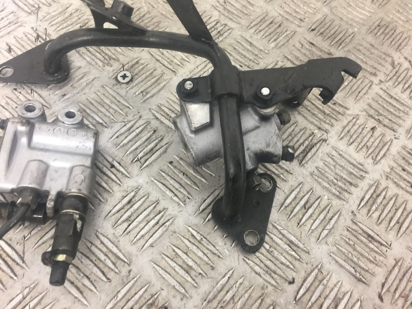 HONDA VFR800 VFR 800 V TEC BRAKE SPLITTER YEAR 2003 (ABS) STOCK 304