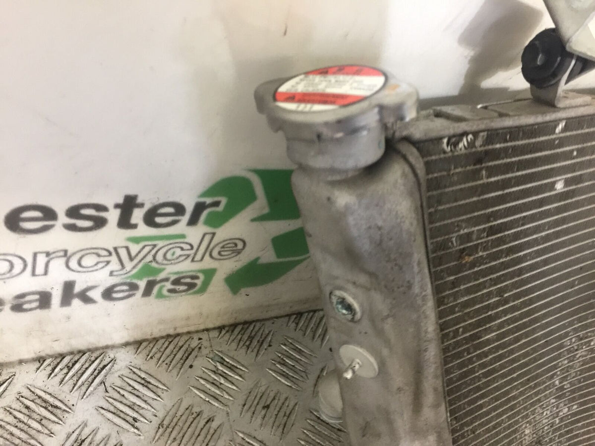 SUZUKI GSXR 750 L1-L5 RADIATOR  YEAR 2012-2016 (STOCK 698)