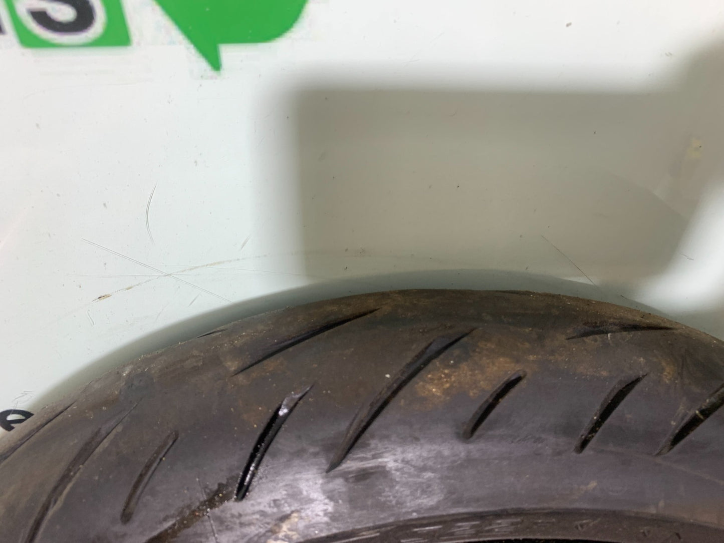 APRILIA TUONO 1000 V4R FRONT WHEEL   YEAR 2011-13  (CMB1331)