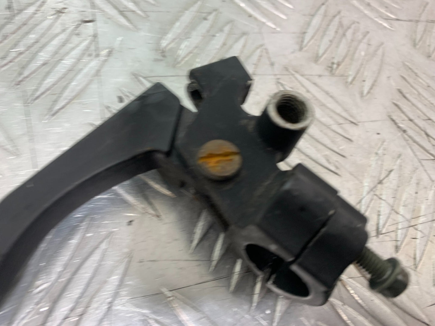 QINGQI QM125 GY-2B CLUTCH LEVER AND BRACKET  YEAR 2016 (CMB1228)