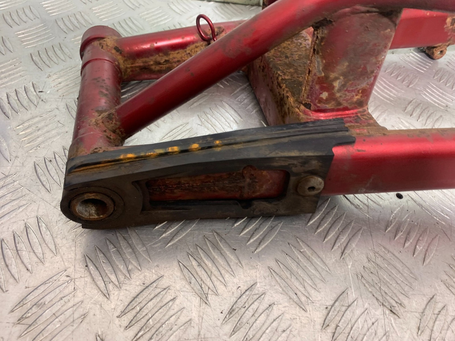 KAWASAKI ER6 F ER6F SWINGARM  YEAR 2005-2008 (CMB1277)