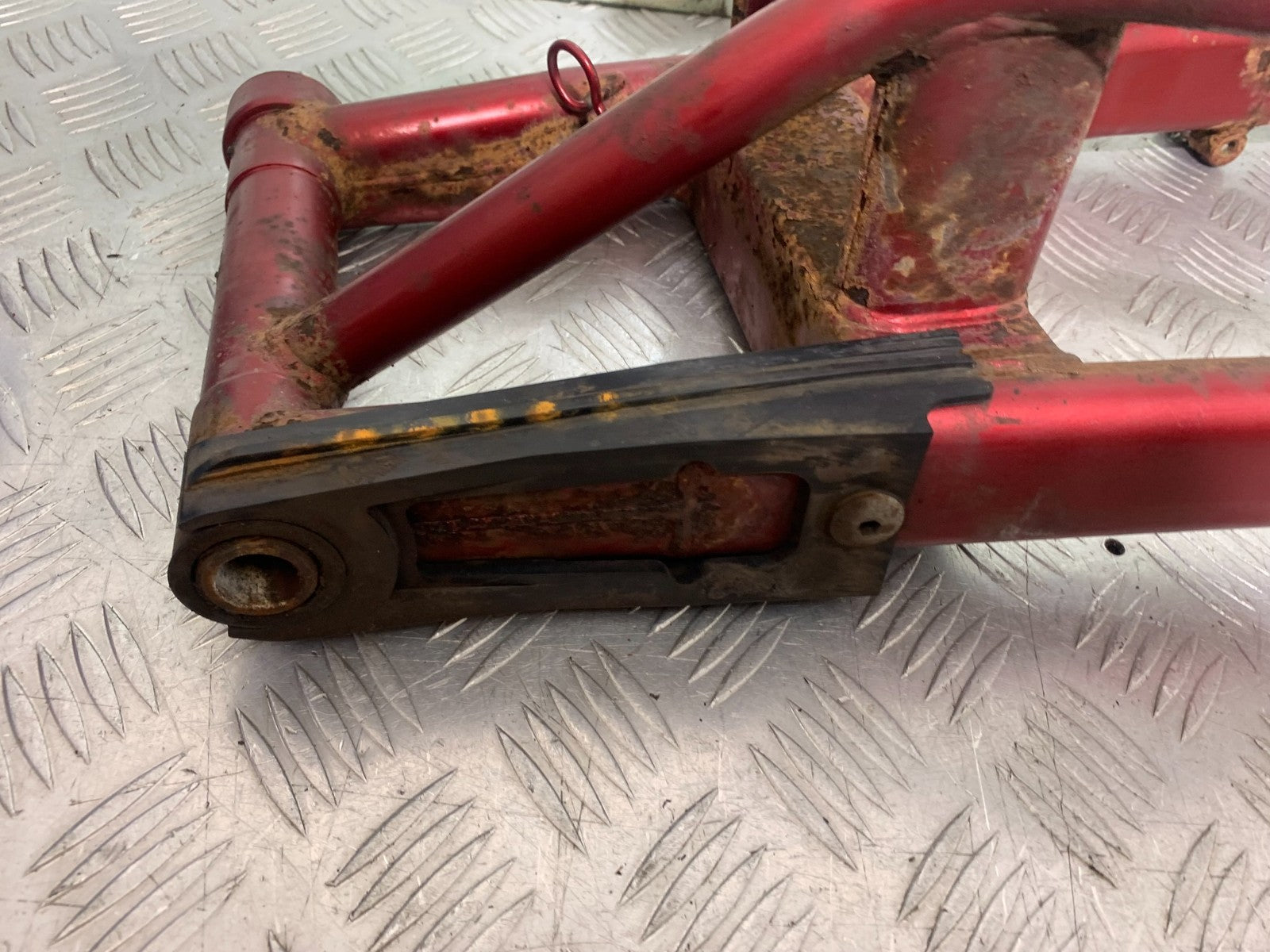 KAWASAKI ER6 F ER6F SWINGARM  YEAR 2005-2008 (CMB1277)