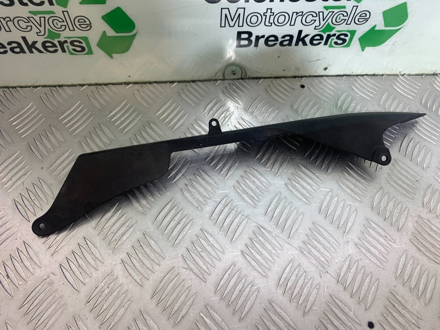 KAWASAKI ZX6R CHAIN GUARD YEAR 2009-2012 (CMB1136)