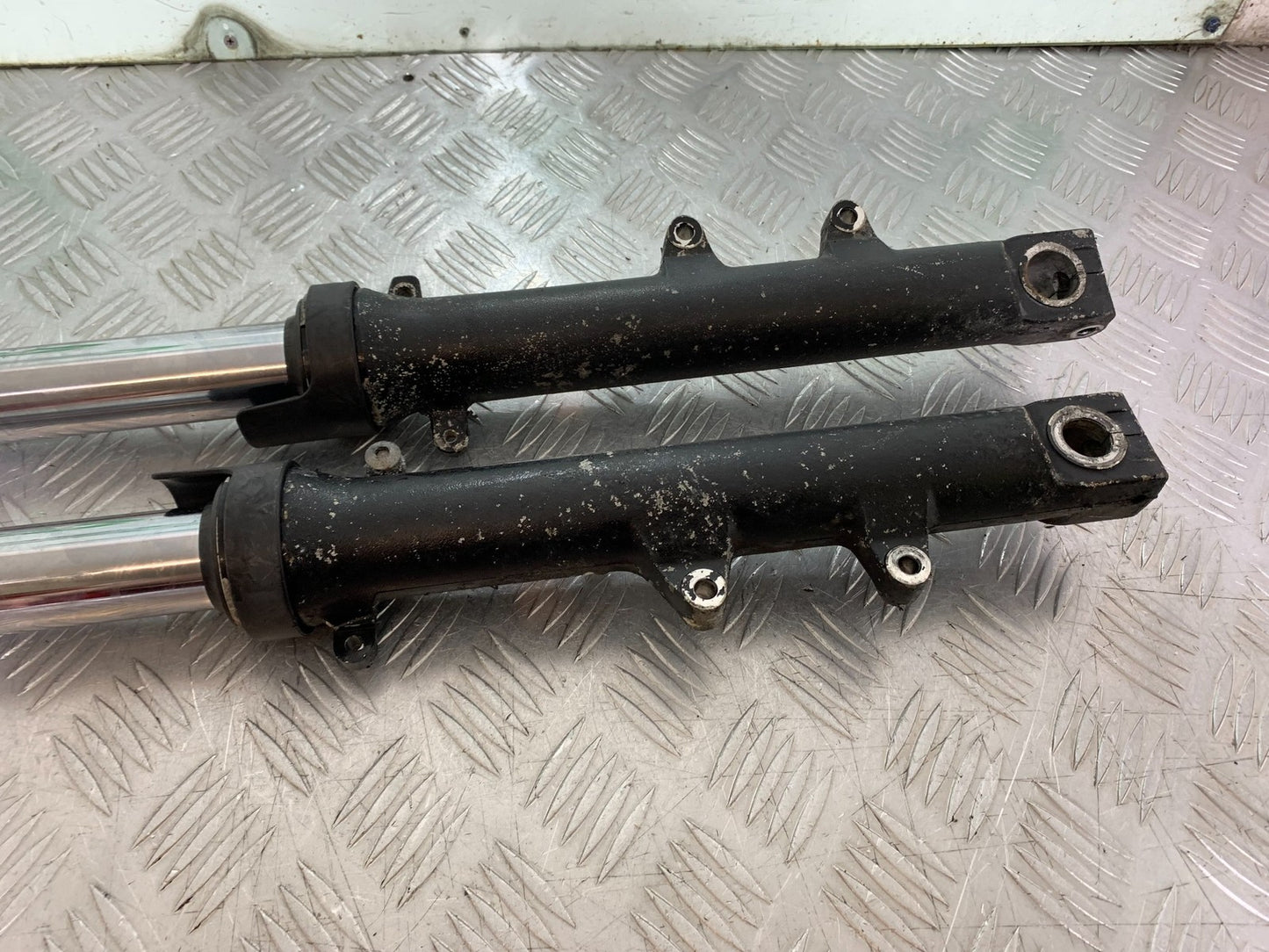 HONDA CBF500 CBF 500 FORKS YEAR 2004-2008  (CMB1294)