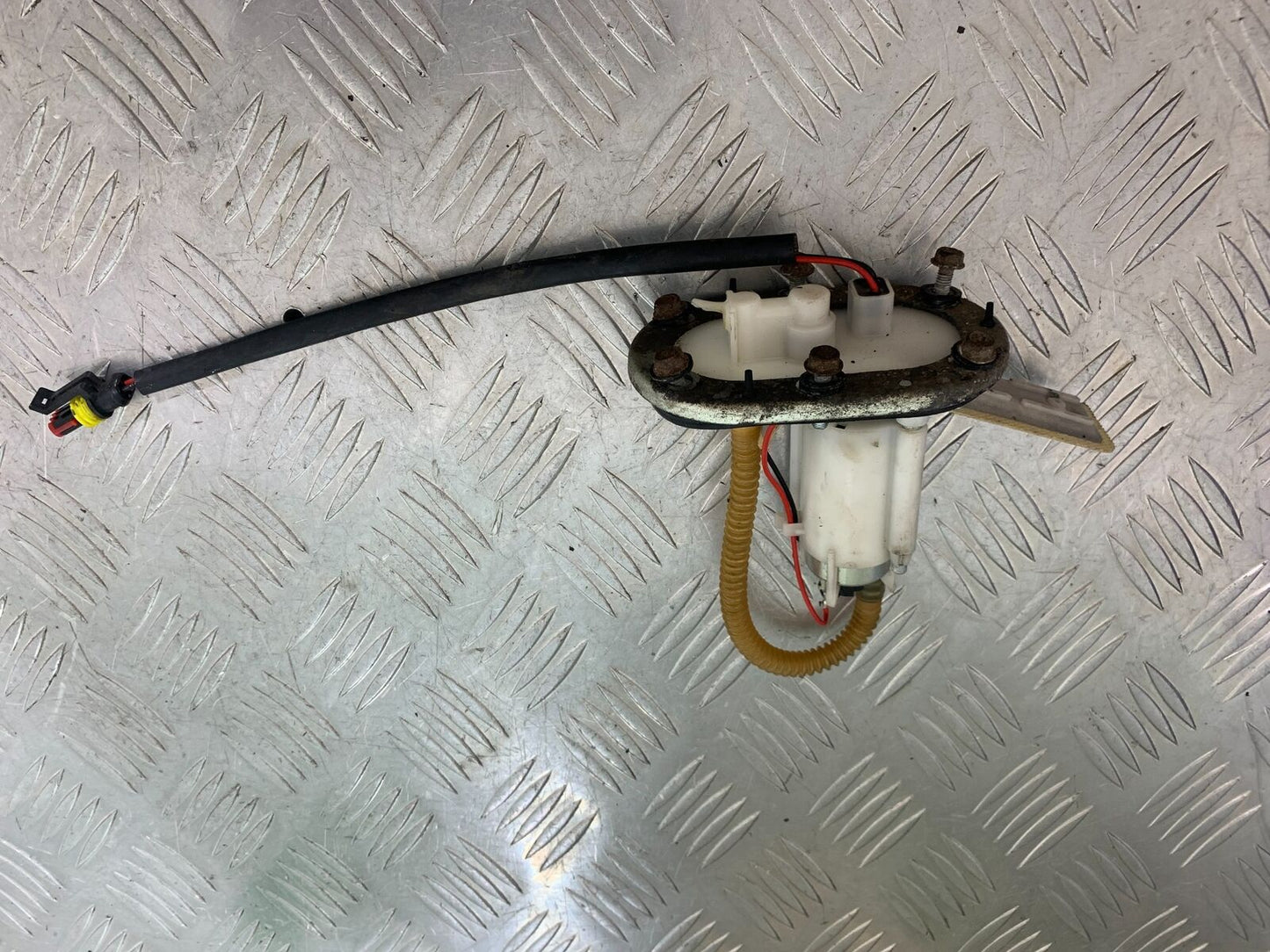 MUTT GT-SS 125 PETROL PUMP   YEAR  2020- 2024 (CMB1085)
