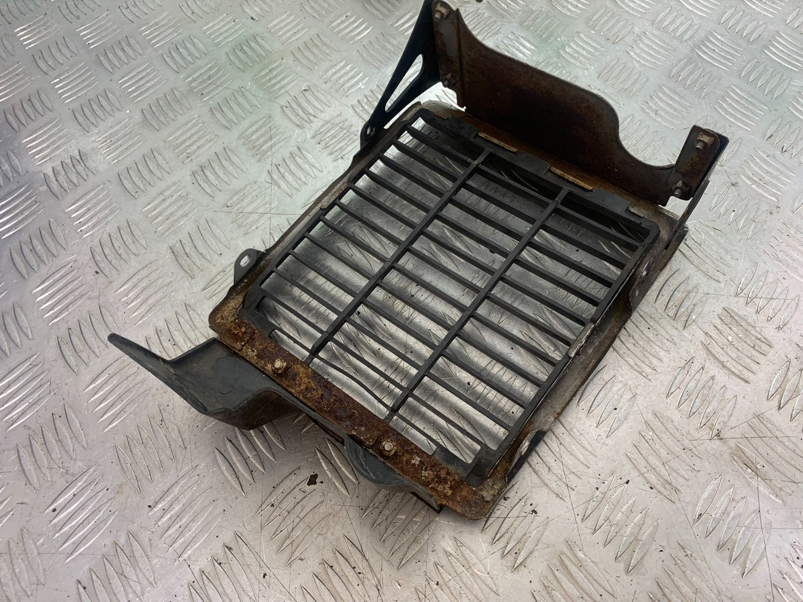 HONDA GL500 GL 500 SILVERWING RADIATOR GRILL  YEAR 1981-82 (CMB1168)