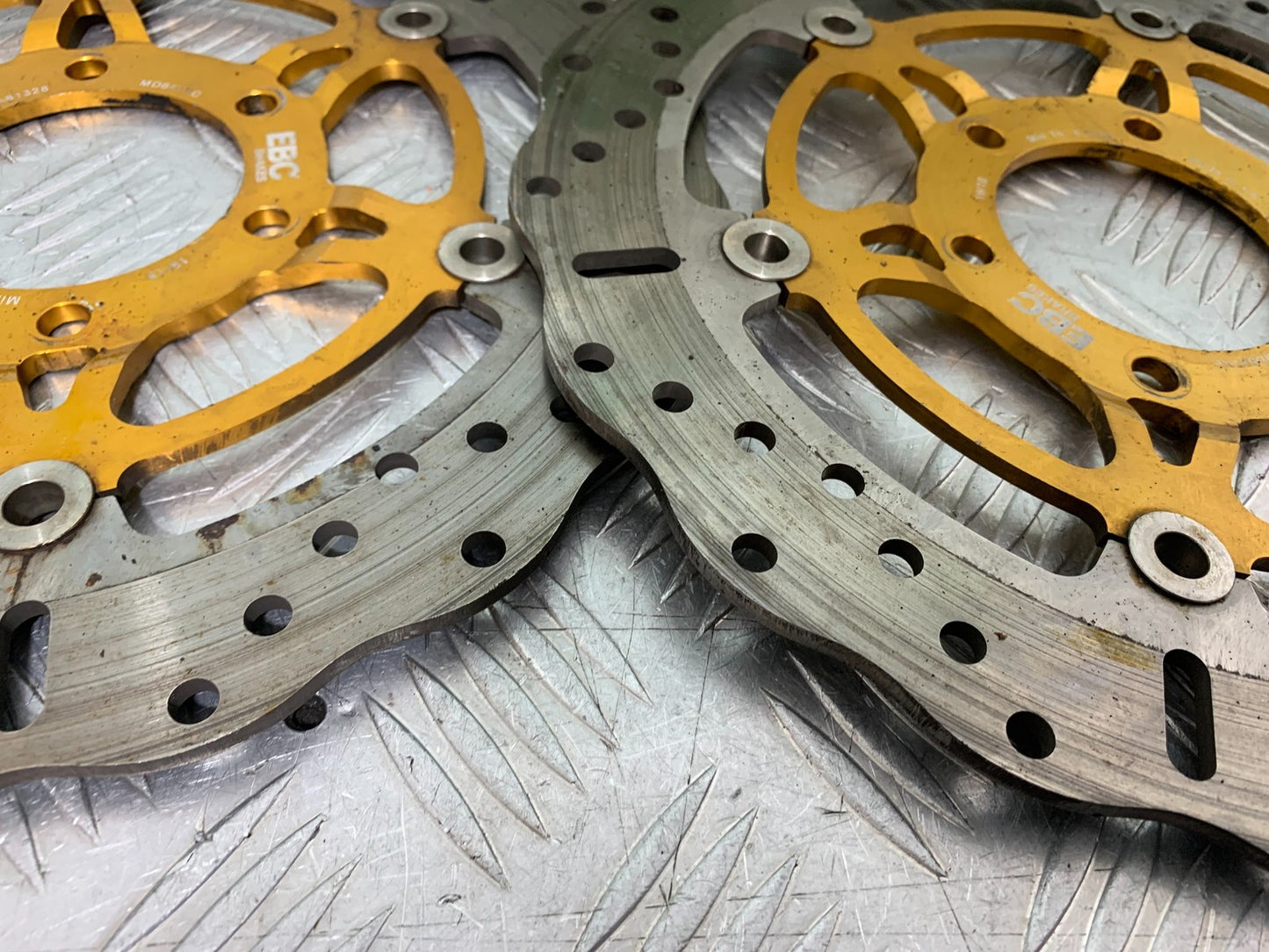 TRIUMPH 955i SPRINT ST FRONT BRAKE DISCS  YEAR 1999-04 (CMB1230)