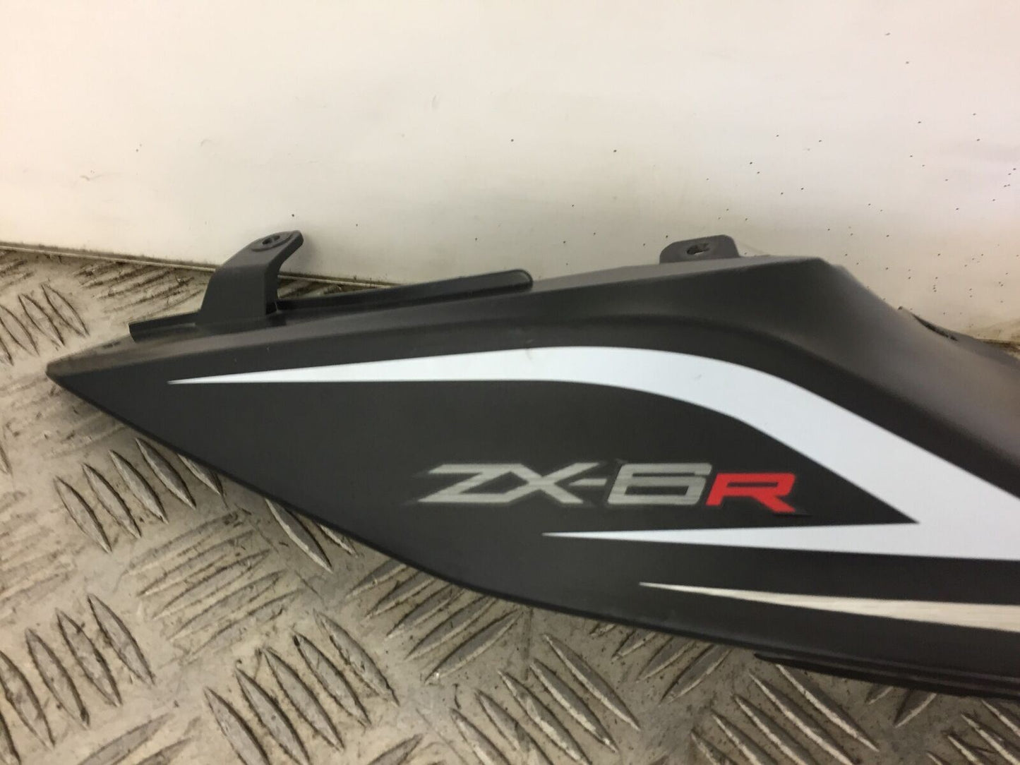 KAWASAKI ZX636 ZX 636 RIGHT SEAT PANEL   YEAR 2013-2016