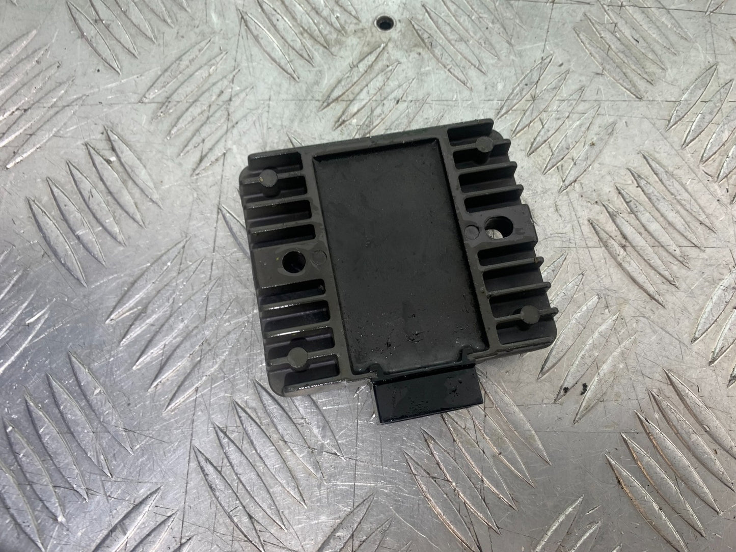 YAMAHA XJ6 XJ6-S REGULATOR   YEAR 2009-2015  (CMB1212)