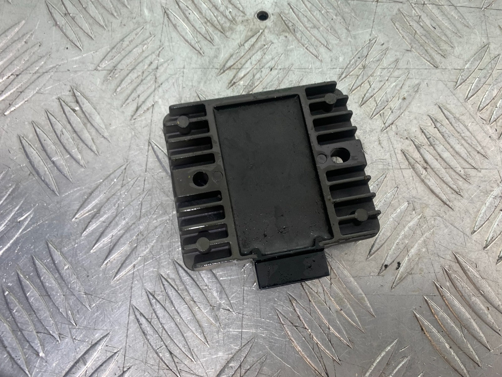 YAMAHA XJ6 XJ6-S REGULATOR   YEAR 2009-2015  (CMB1212)