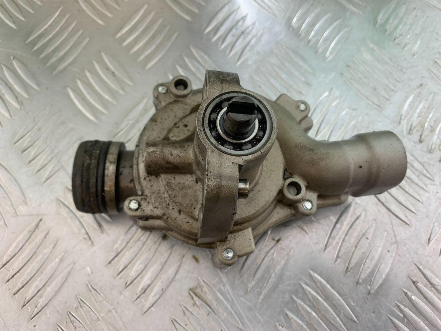 TRIUMPH THUNDERBIRD 1600 WATER PUMP  YEAR 2011 (CMB1107)